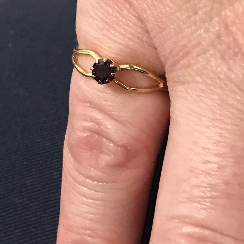 Ring, size 4 - Picture 2 of 7